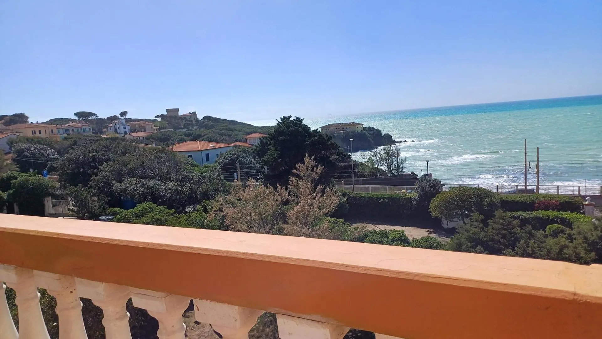 Apartment Sea-Front Loft In Liberty Villa Castiglioncello Italy