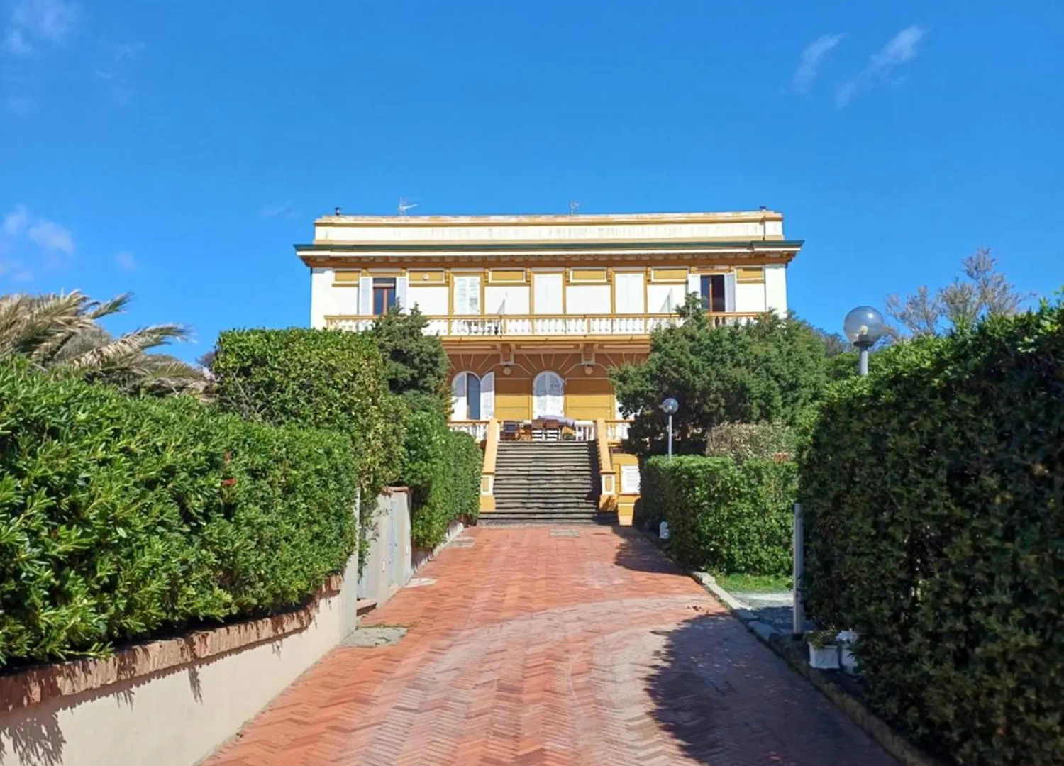 Apartment Sea-Front Loft In Liberty Villa Castiglioncello Italy