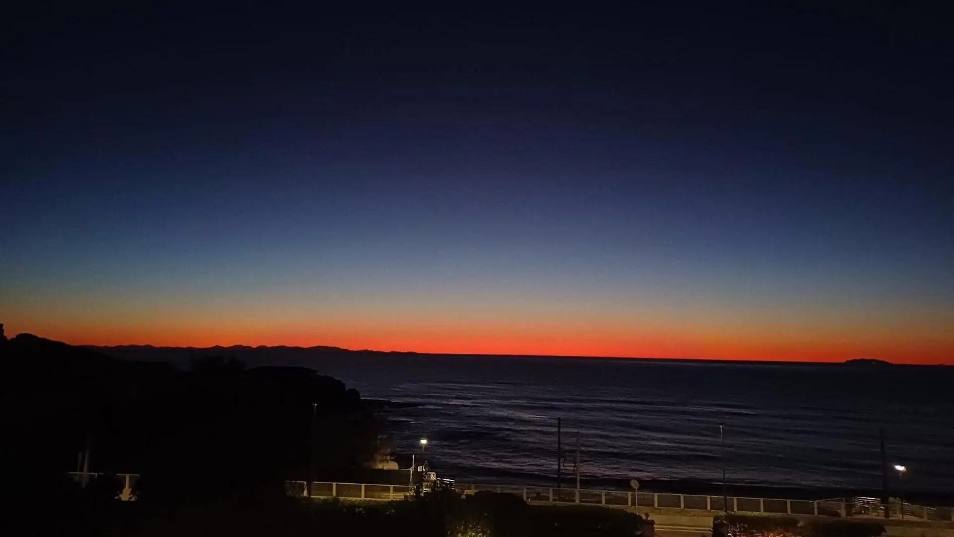 Sea-Front Loft In Liberty Villa Castiglioncello Italy